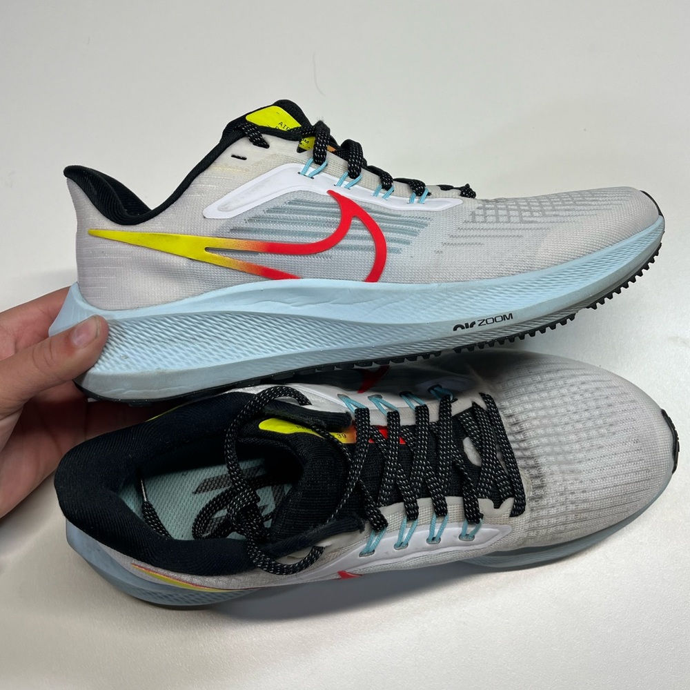 Nike 2022 Release Air Zoom Pegasus 39 'White Crimson Volt' Women’s Size 7